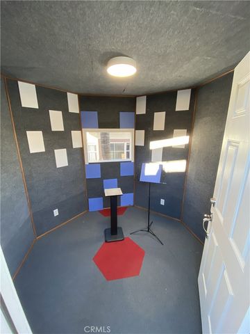 10535 Samoa Avenue, Tujunga, CA 91042