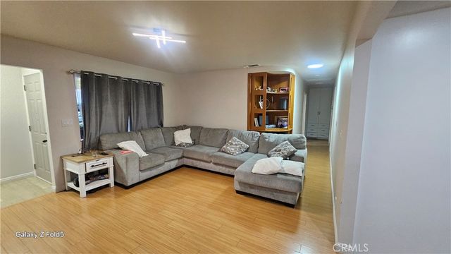10535 Samoa Avenue, Tujunga, CA 91042