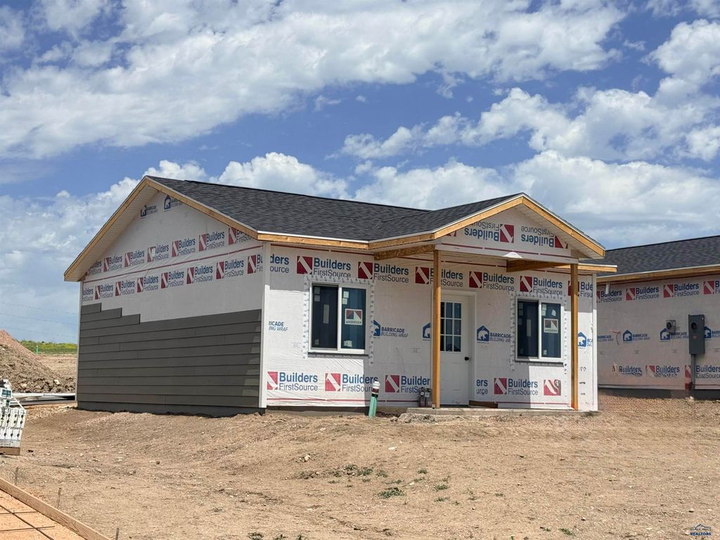 5636 CRYSTALLINE HILLS DR, Rapid City, SD 57703