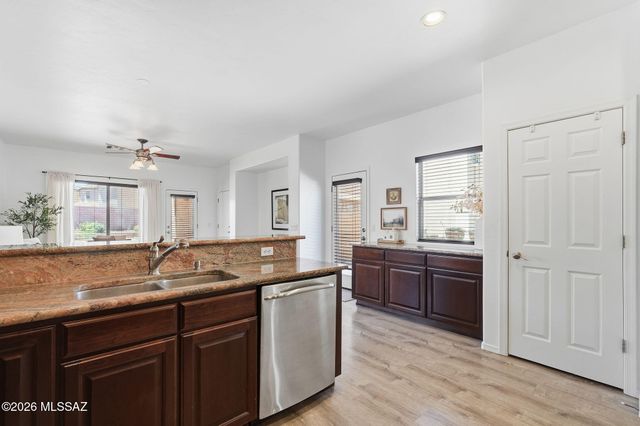 220 W Camino Espiga, Sahuarita, AZ 85629