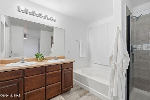 220 W Camino Espiga, Sahuarita, AZ 85629