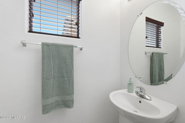 220 W Camino Espiga, Sahuarita, AZ 85629