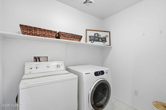 220 W Camino Espiga, Sahuarita, AZ 85629