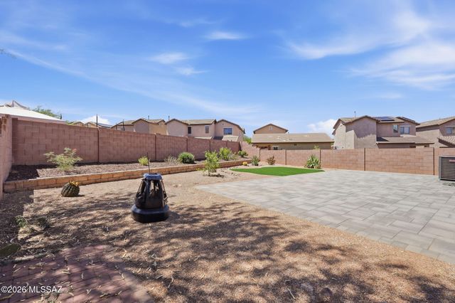 220 W Camino Espiga, Sahuarita, AZ 85629