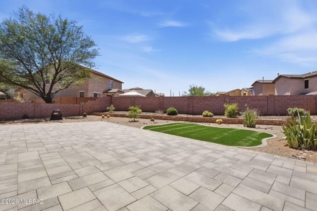 220 W Camino Espiga, Sahuarita, AZ 85629