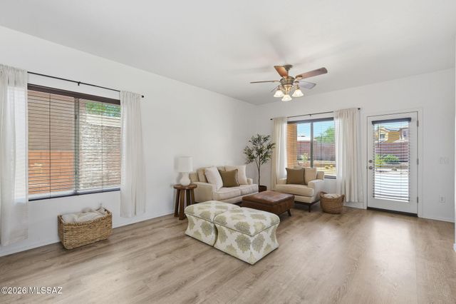 220 W Camino Espiga, Sahuarita, AZ 85629