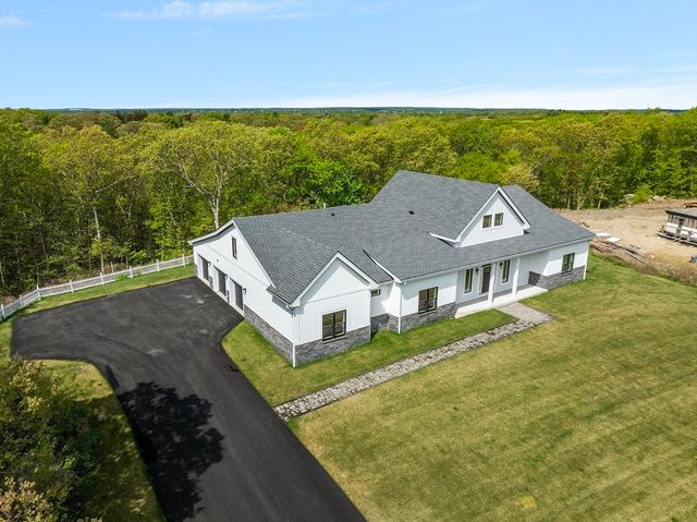 68 Richard Cir, Seekonk, MA 02771