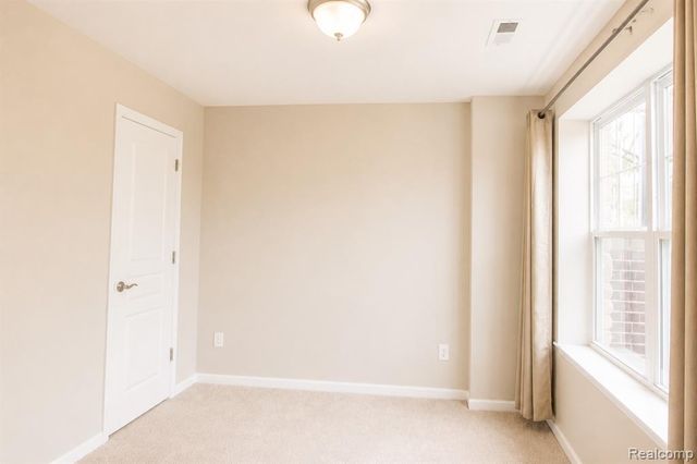 2940 Glenbar Circle, Rochester Hills, MI 48307