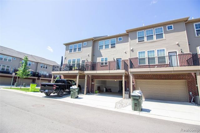 2940 Glenbar Circle, Rochester Hills, MI 48307