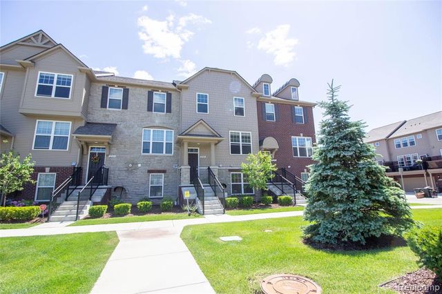 2940 Glenbar Circle, Rochester Hills, MI 48307