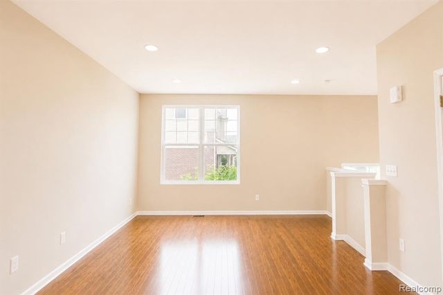 2940 Glenbar Circle, Rochester Hills, MI 48307
