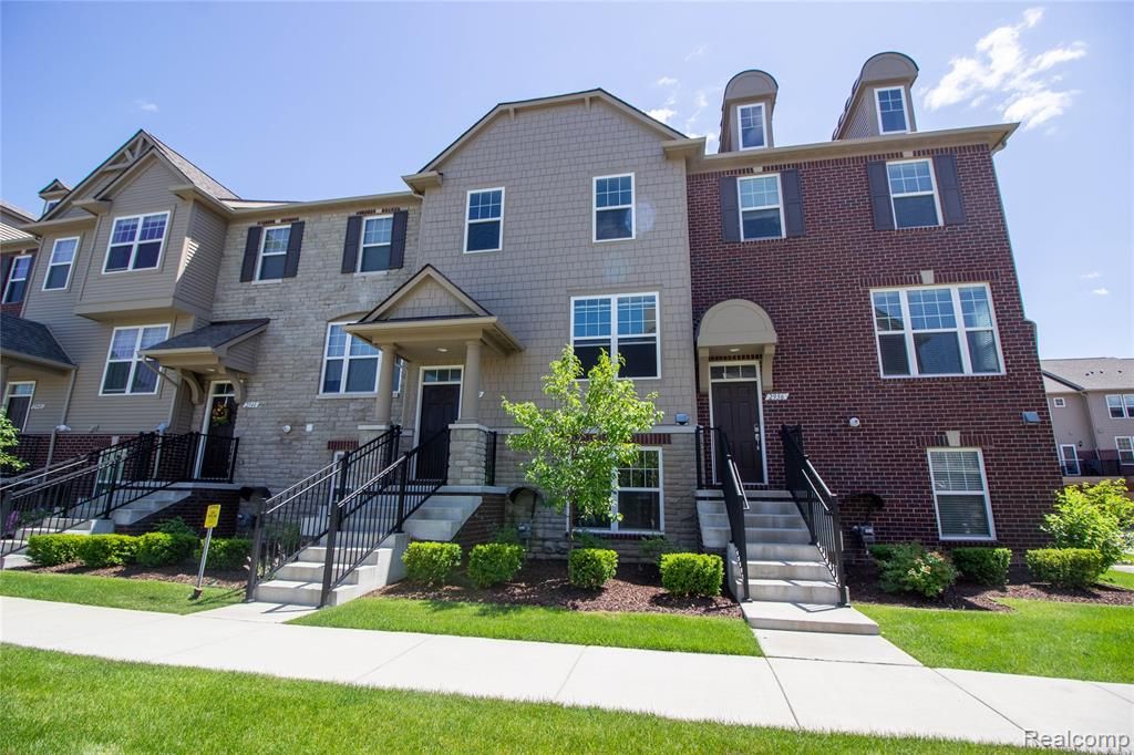 2940 Glenbar Circle, Rochester Hills, MI 48307