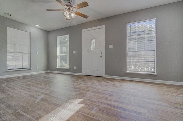 1807 Briar Hill DR A, Austin, TX 78741