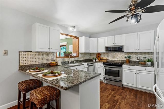 11805 Birmington Drive, Bridgeton, MO 63044