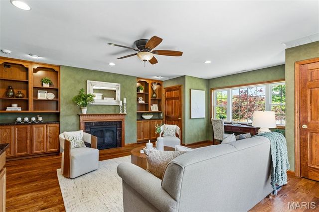 11805 Birmington Drive, Bridgeton, MO 63044