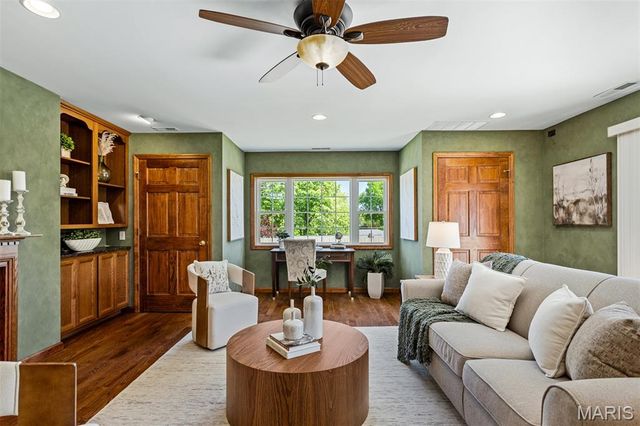 11805 Birmington Drive, Bridgeton, MO 63044