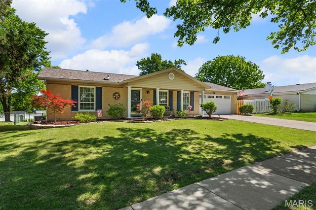 11805 Birmington Drive, Bridgeton, MO 63044