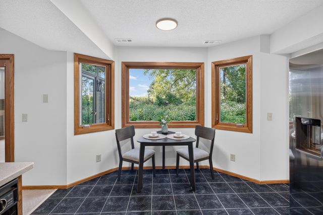 2633 Nightingale Court, Chaska, MN 55318