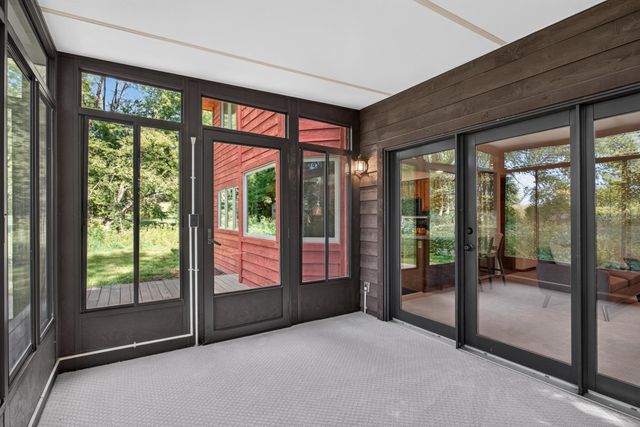 2633 Nightingale Court, Chaska, MN 55318