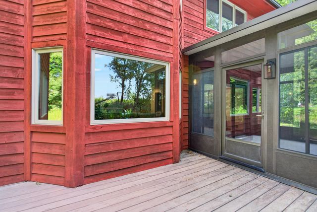 2633 Nightingale Court, Chaska, MN 55318