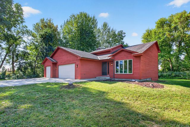 2633 Nightingale Court, Chaska, MN 55318