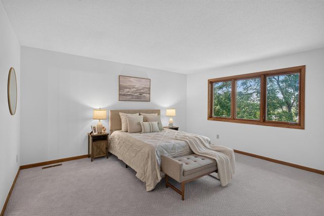 2633 Nightingale Court, Chaska, MN 55318