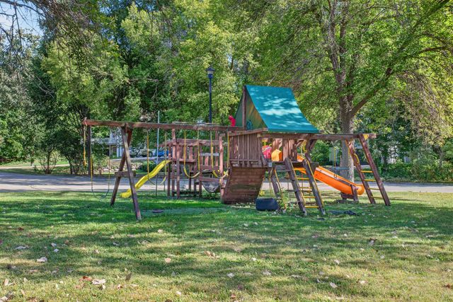 2633 Nightingale Court, Chaska, MN 55318