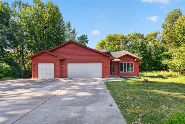 2633 Nightingale Court, Chaska, MN 55318