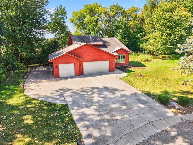 2633 Nightingale Court, Chaska, MN 55318