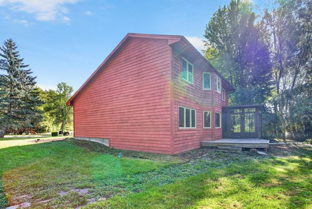 2633 Nightingale Court, Chaska, MN 55318
