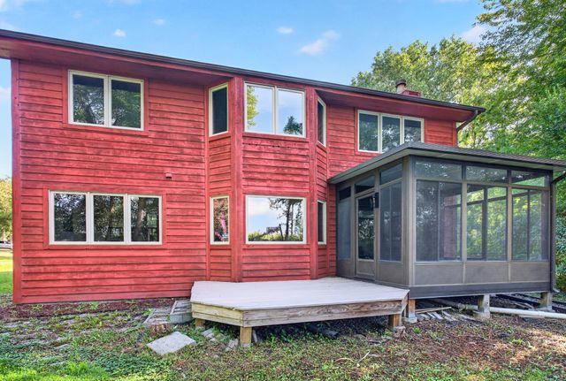 2633 Nightingale Court, Chaska, MN 55318