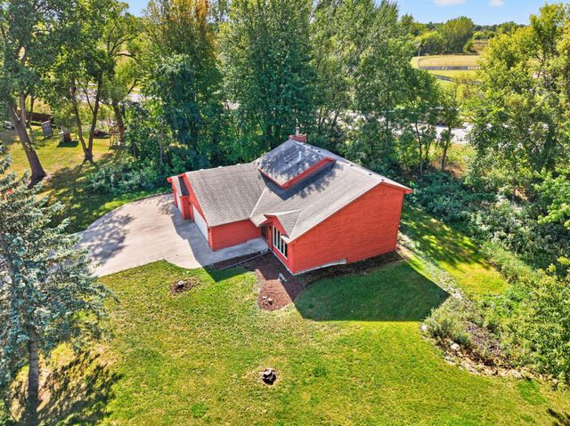 2633 Nightingale Court, Chaska, MN 55318