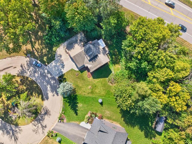 2633 Nightingale Court, Chaska, MN 55318