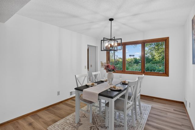 2633 Nightingale Court, Chaska, MN 55318