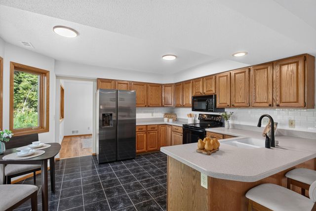 2633 Nightingale Court, Chaska, MN 55318