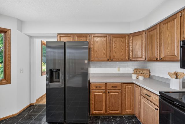 2633 Nightingale Court, Chaska, MN 55318