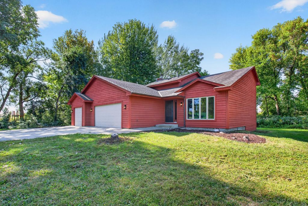 2633 Nightingale Court, Chaska, MN 55318 — photo 2