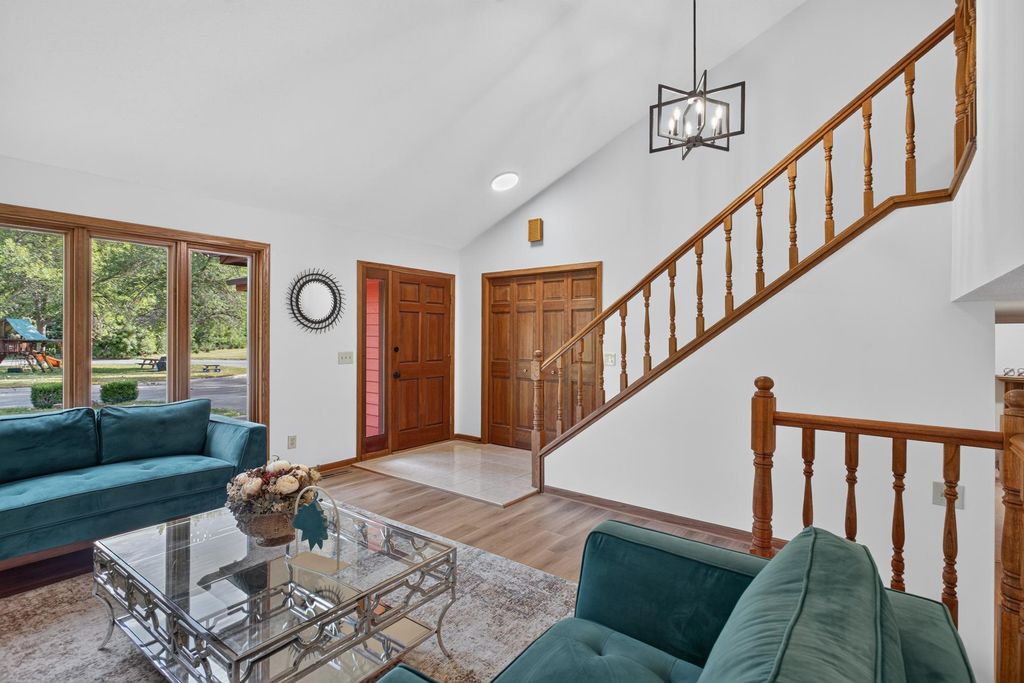2633 Nightingale Court, Chaska, MN 55318 — photo 5