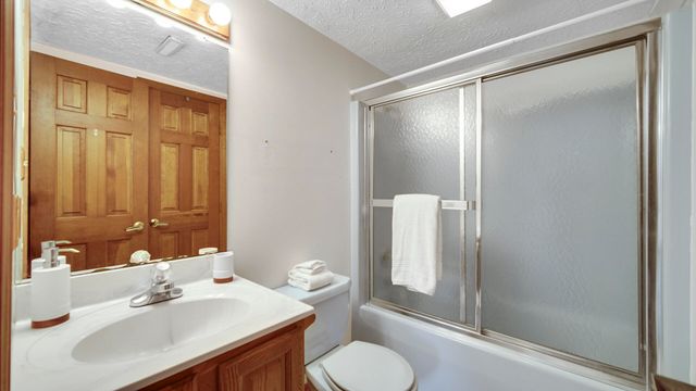 860 N 550 E, Westville, IN 46391