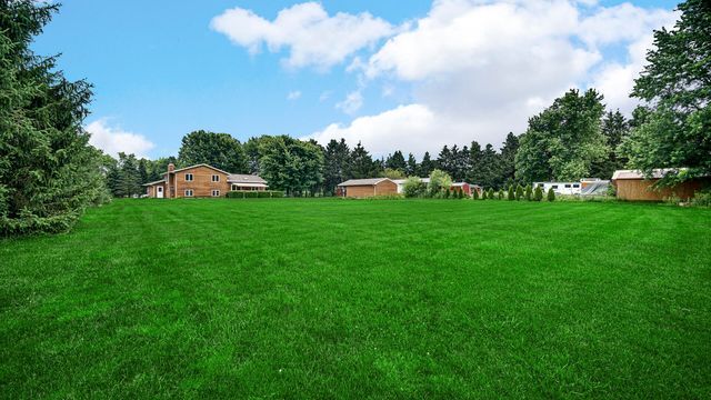 860 N 550 E, Westville, IN 46391