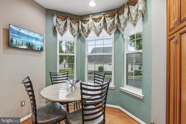 307 INGLETON CT, Warrington, PA 18976
