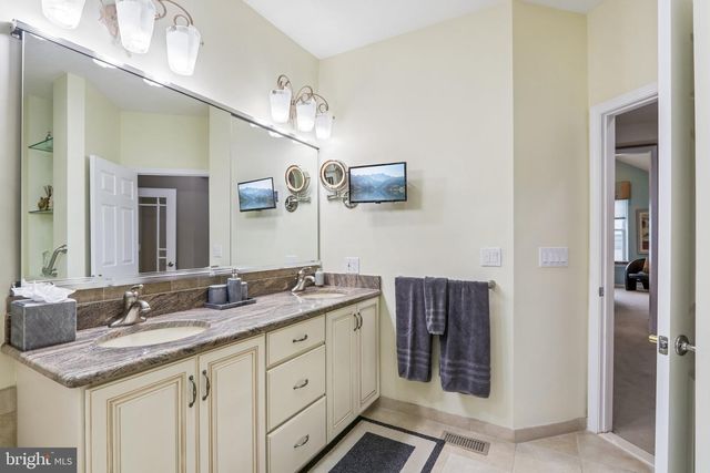 307 INGLETON CT, Warrington, PA 18976