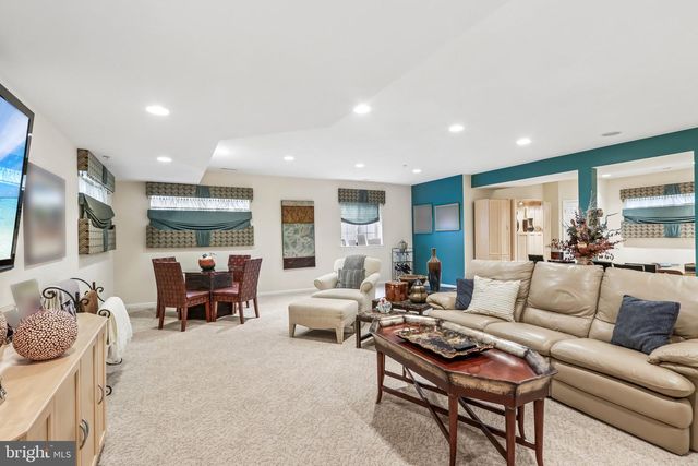 307 INGLETON CT, Warrington, PA 18976