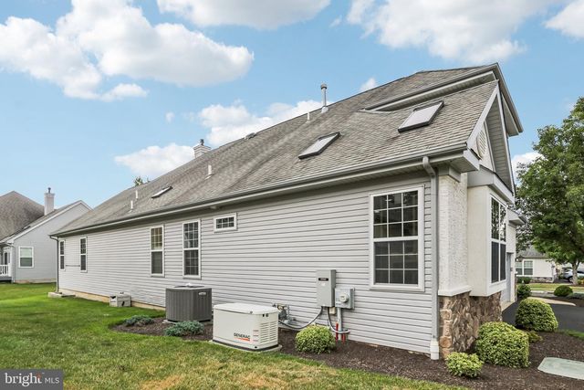 307 INGLETON CT, Warrington, PA 18976