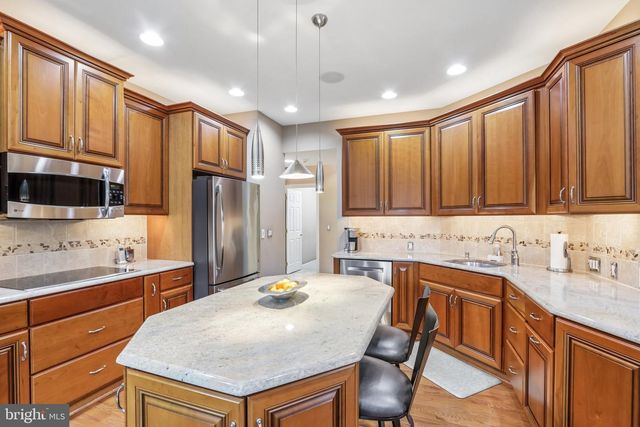 307 INGLETON CT, Warrington, PA 18976