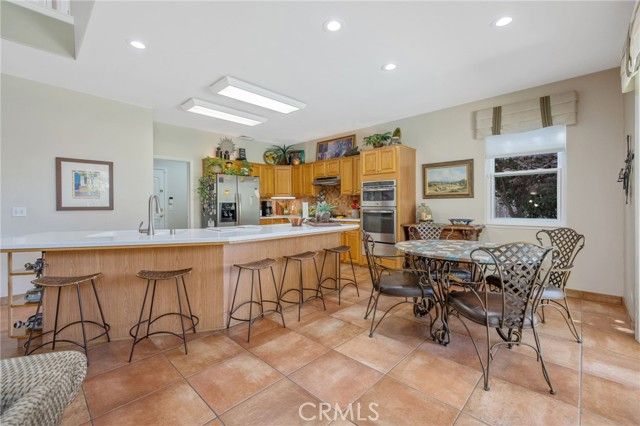 6030 W Country Court, Visalia, CA 93277