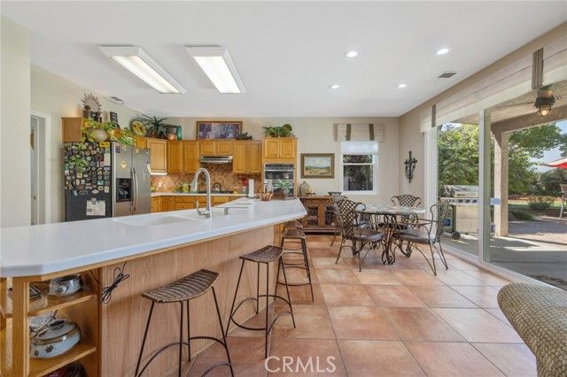 6030 W Country Court, Visalia, CA 93277