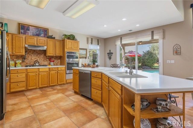 6030 W Country Court, Visalia, CA 93277