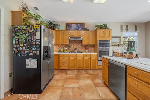 6030 W Country Court, Visalia, CA 93277