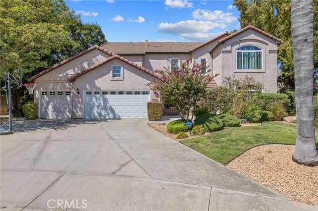 6030 W Country Court, Visalia, CA 93277